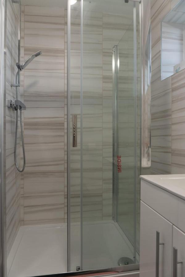 Gorgeous ground floor apartment + free parking Manchester Buitenkant foto